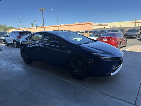 Used 2024 Toyota Prius Prime SE image 5