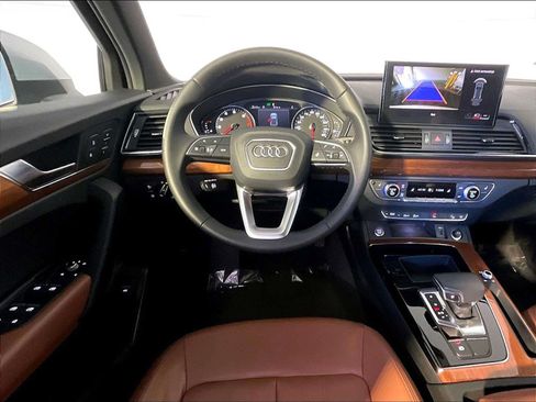 Used 2022 Audi Q5 2.0T Premium w/ Convenience Package AWD/4WD image 13