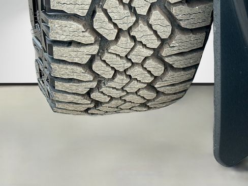 New 2026 Land Rover Defender 110 OCTA AWD/4WD image 42