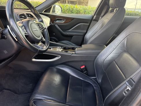 Used 2017 Jaguar F-PACE S image 10