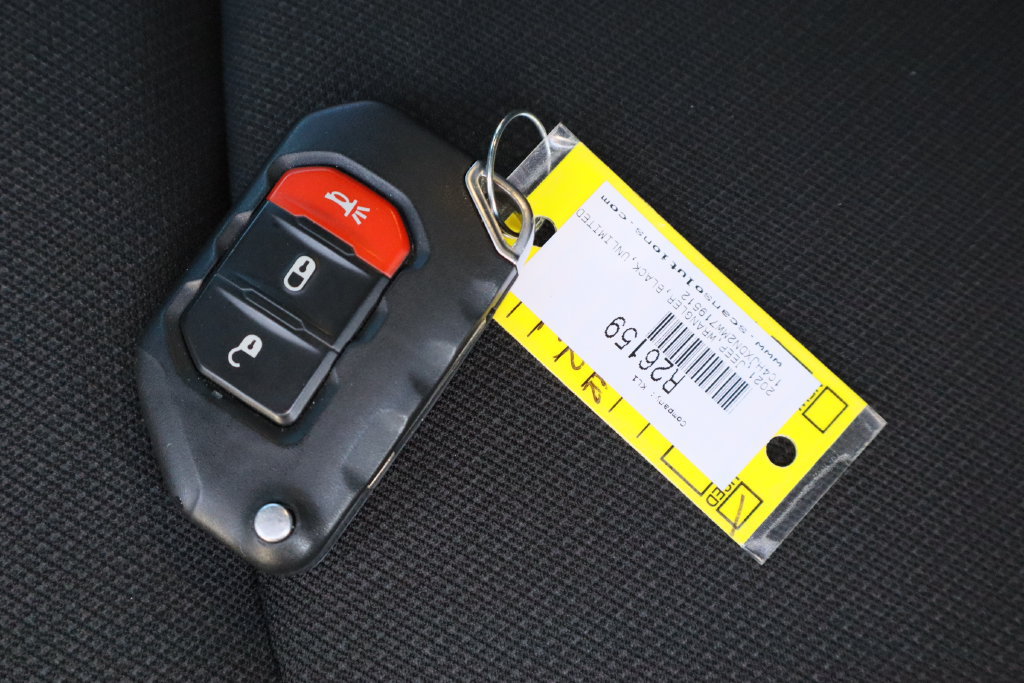 Used 2021 Jeep Wrangler Unlimited Sport AWD/4WD image 33