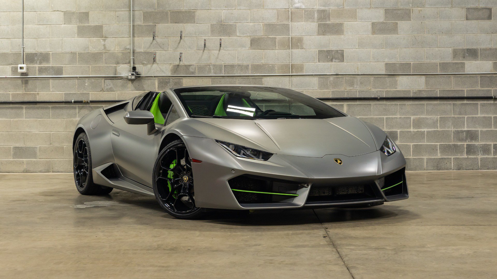Used 2017 Lamborghini Huracan LP 580-2 RWD image 3