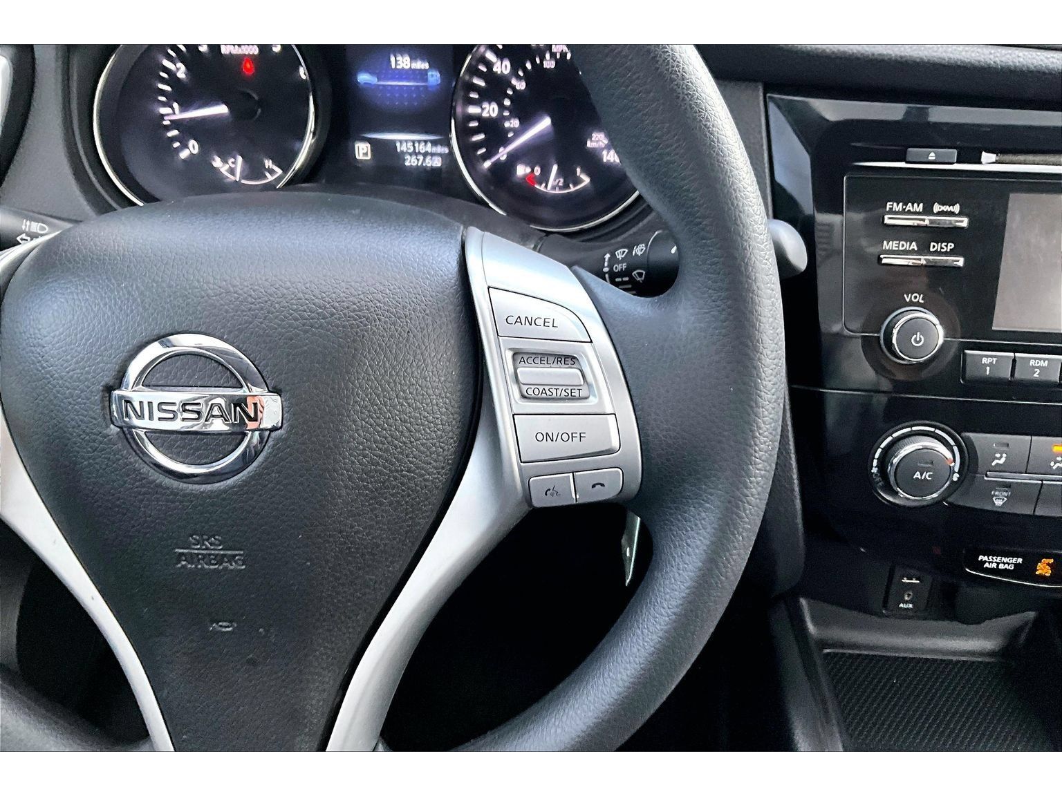 Used 2015 Nissan Rogue S AWD/4WD image 12