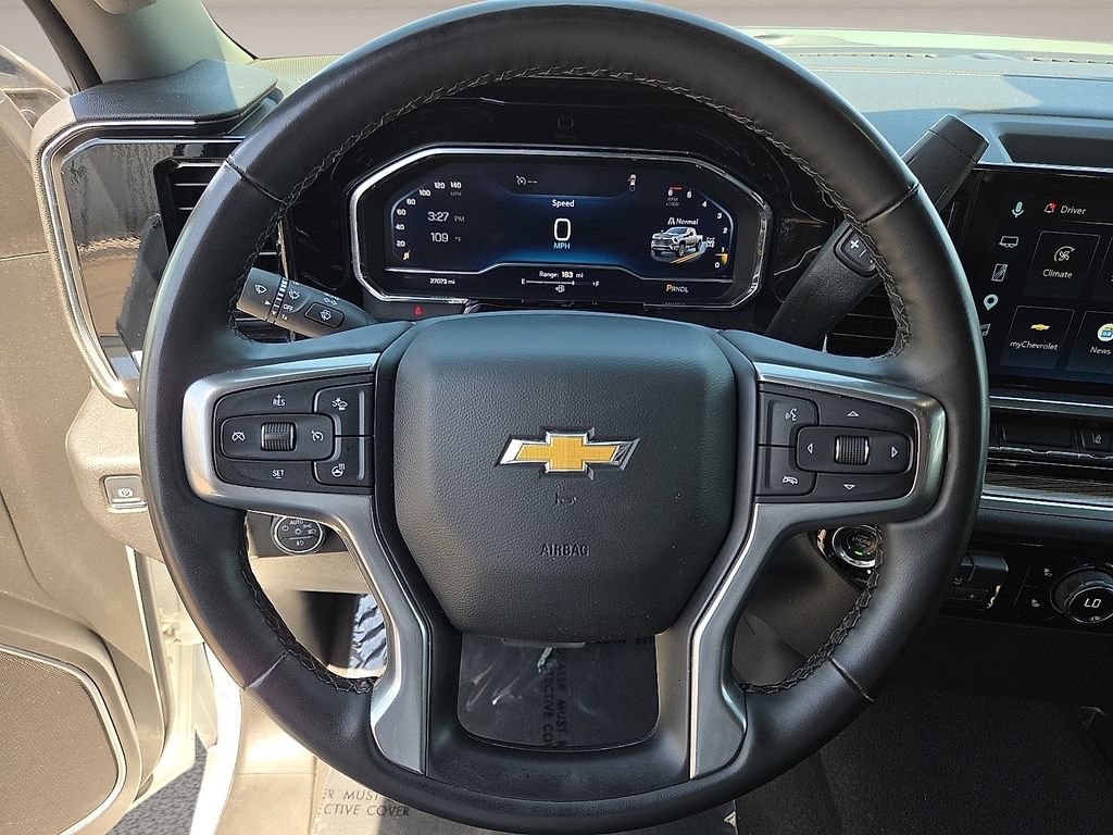 Used 2025 Chevrolet Silverado 2500 LT w/ Convenience Package AWD/4WD image 16