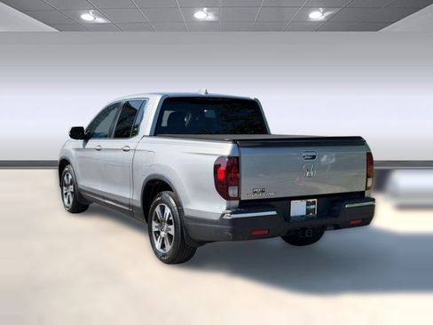 Used 2017 Honda Ridgeline RTL-T image 3