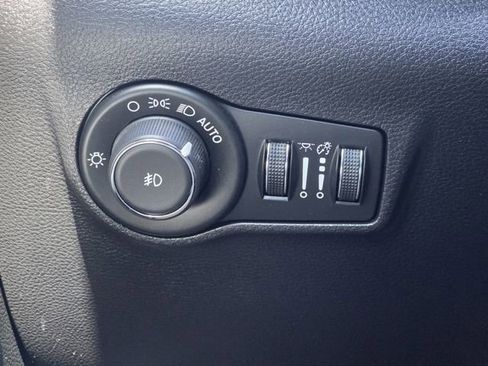 Used 2024 Jeep Compass Latitude image 22