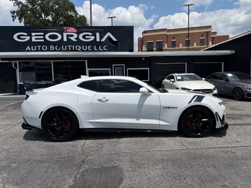Used 2016 Chevrolet Camaro SS RWD image 6