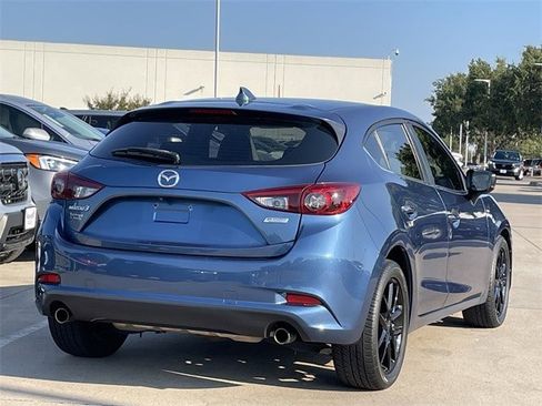 Used 2018 MAZDA MAZDA3 Grand Touring image 4