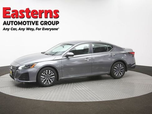 Used 2023 Nissan Altima 2.5 SV FWD image 56