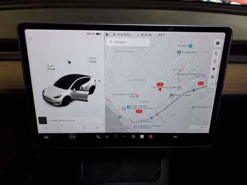 Used 2022 Tesla Model Y Long Range AWD/4WD image 6