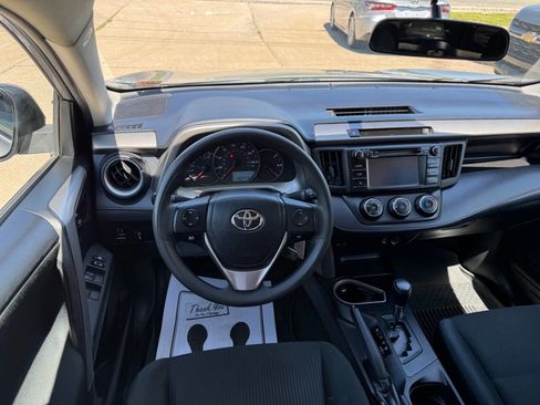 Used 2016 Toyota RAV4 LE FWD image 18
