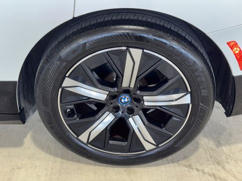 Used 2023 BMW iX xDrive50 w/ Premium Package image 35