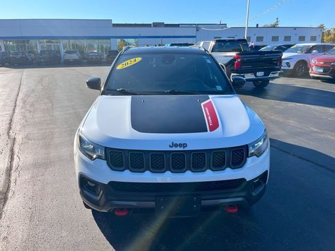 Used 2024 Jeep Compass Trailhawk w/ Trailhawk Convenience Group image 32