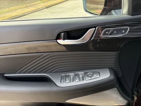 Used 2023 Hyundai Palisade Calligraphy image 15