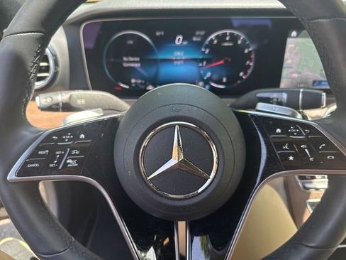Used 2023 Mercedes-Benz E 350 4MATIC Sedan image 3
