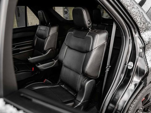 Used 2020 Ford Explorer ST w/ ST Street Pack image 9