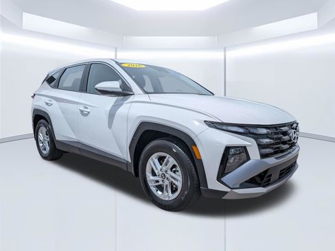 Used 2026 Hyundai Tucson SE FWD image 1