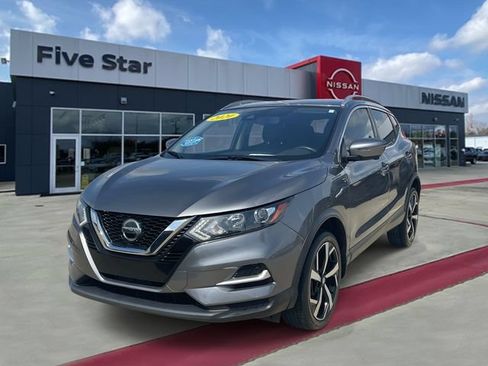 Used 2020 Nissan Rogue Sport SL FWD image 3