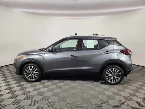 Used 2024 Nissan Kicks SV w/ Interior Electronics Package FWD image 2