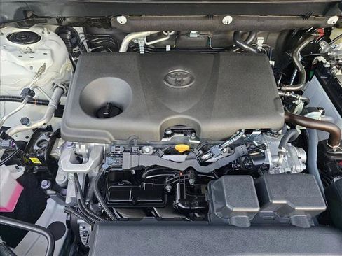 Certified 2025 Toyota RAV4 XLE FWD image 21
