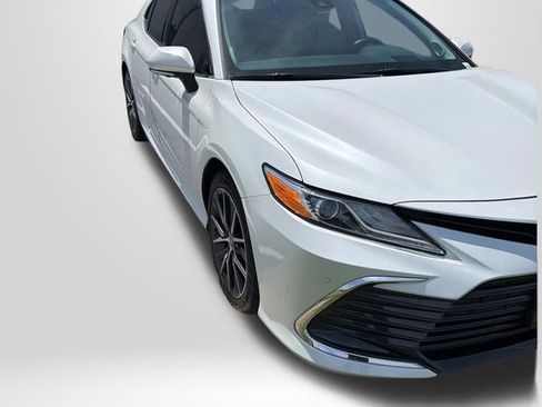Used 2023 Toyota Camry XLE w/ Navigation Package FWD image 2