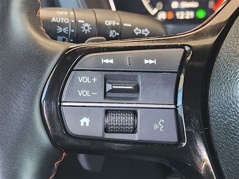 Used 2025 Honda Pilot TrailSport image 27