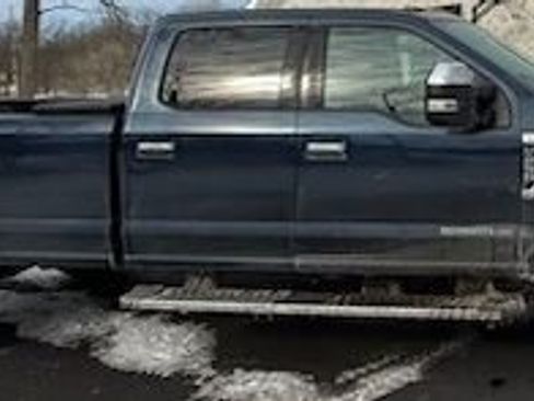 Used 2017 Ford F250 XLT w/ XLT Premium Package image 6