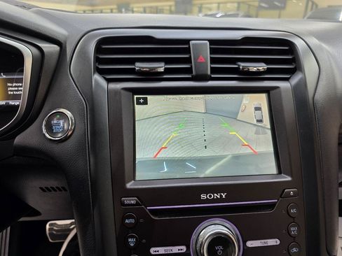 Used 2018 Ford Fusion Titanium FWD image 32