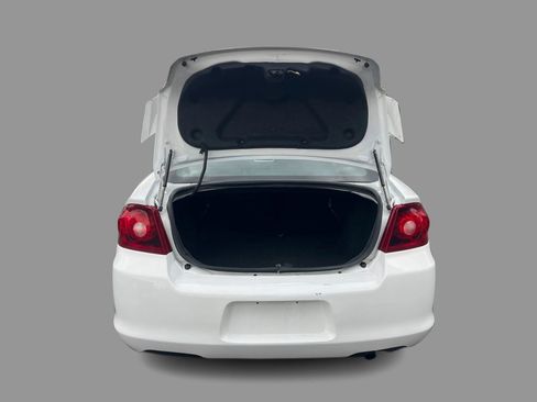 Used 2014 Dodge Avenger SE FWD image 14
