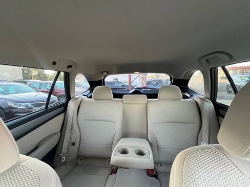 Used 2018 Subaru Outback 2.5i Premium AWD/4WD image 16