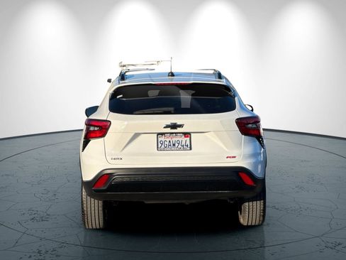 Used 2024 Chevrolet Trax RS w/ Driver Confidence Package image 5