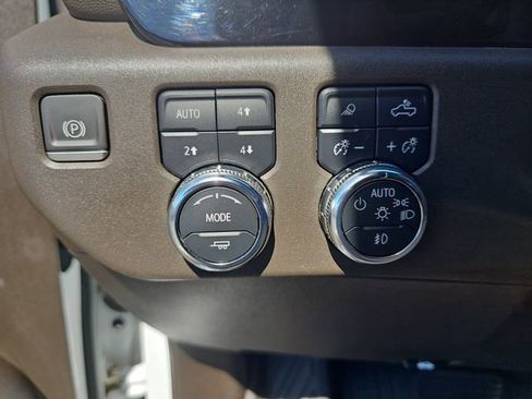 Used 2023 GMC Sierra 1500 SLT w/ SLT Premium Plus Package image 32