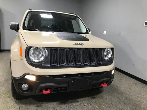 Used 2016 Jeep Renegade Trailhawk image 8