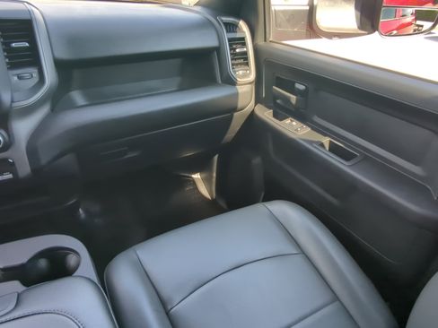 Used 2022 RAM 5500 Tradesman w/ Chrome Appearance Group RWD image 15
