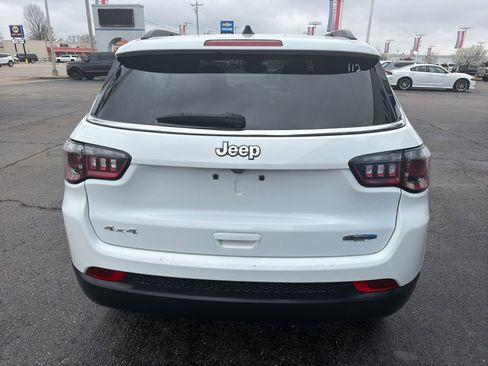 Used 2024 Jeep Compass Latitude image 6