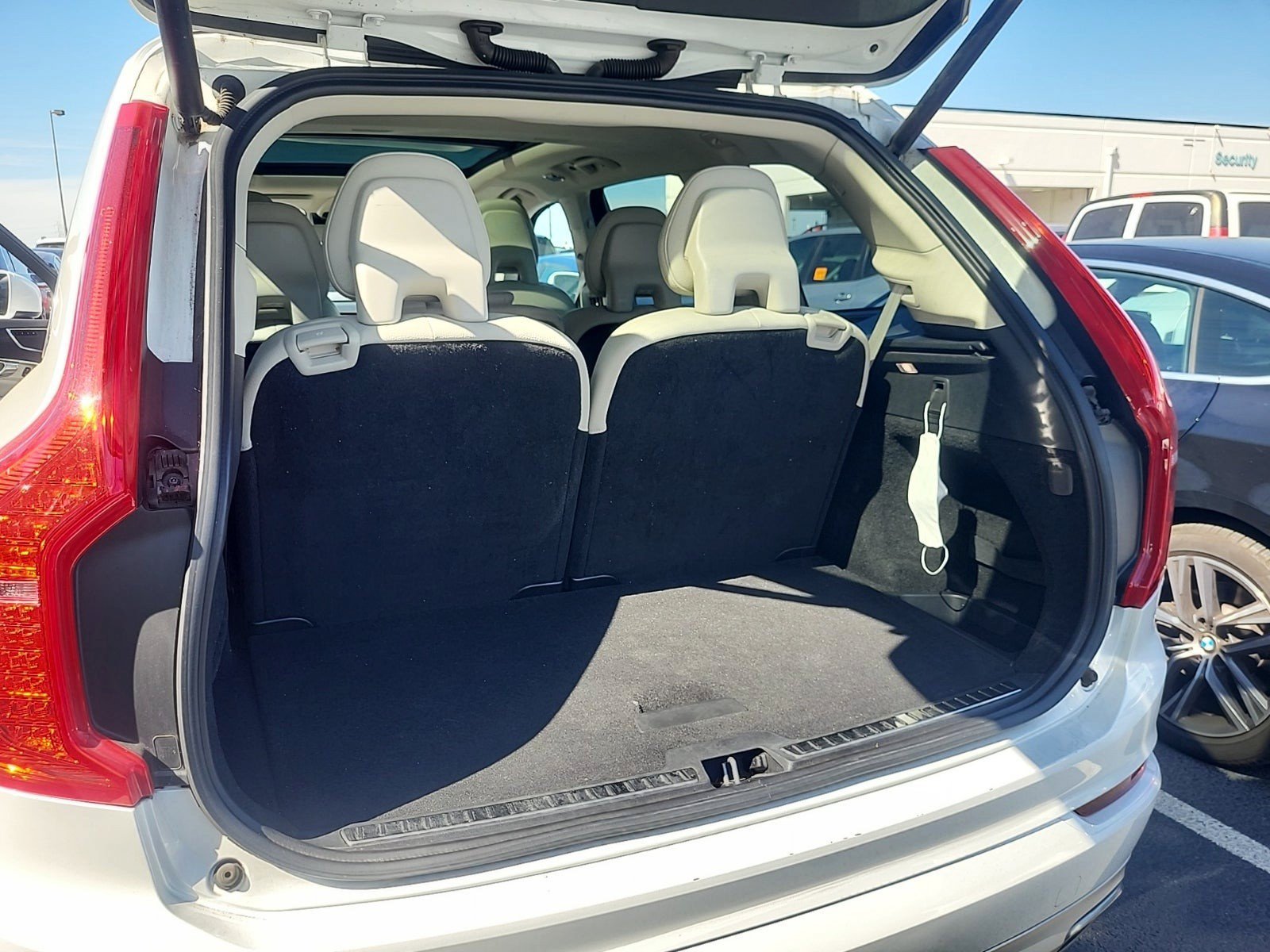 Used 2020 Volvo XC90 T5 Momentum AWD/4WD image 12