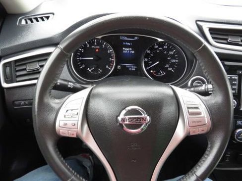 Used 2016 Nissan Rogue SL image 23