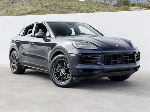 Used 2025 Porsche Cayenne Coupe image 9
