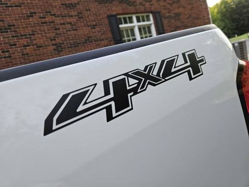 Used 2015 Chevrolet Colorado LT AWD/4WD image 14