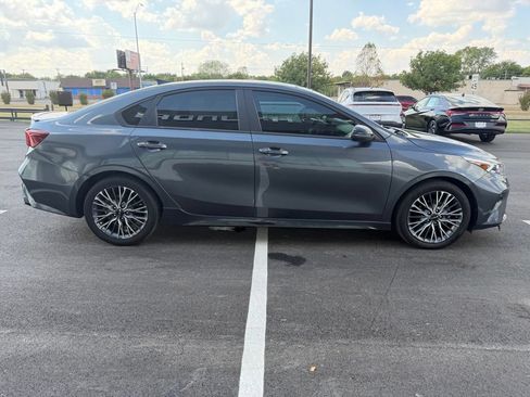 Used 2022 Kia Forte GT-Line w/ GT-Line Premium Package FWD image 5