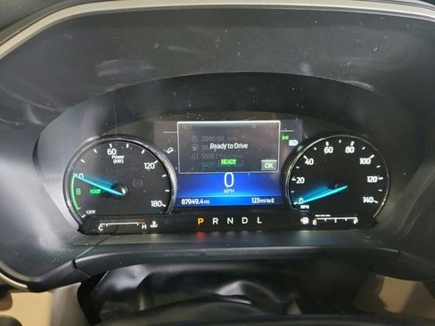 Used 2022 Ford Escape SE w/ Cold Weather Package FWD image 32