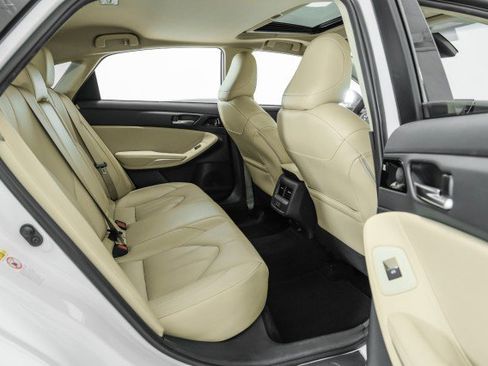 Used 2019 Toyota Avalon XLE w/ Moonroof Package FWD image 39