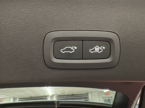 New 2026 Volvo XC40 B5 Plus w/ Protection Package Premier image 30