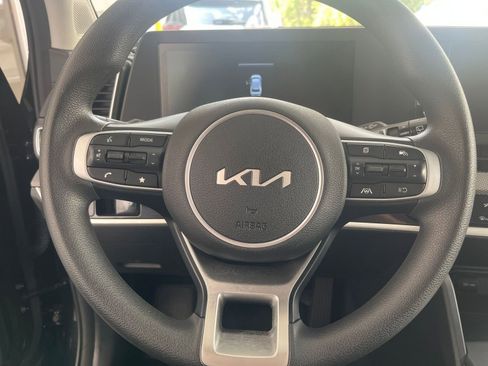 Used 2025 Kia Sportage LX image 27
