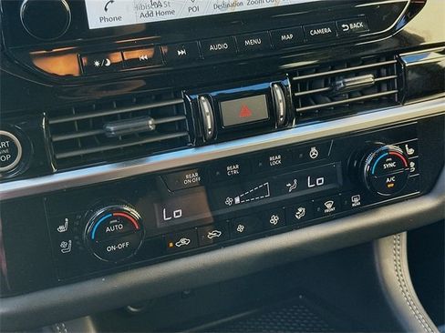 Used 2024 Nissan Pathfinder Platinum w/ Cargo Package image 13