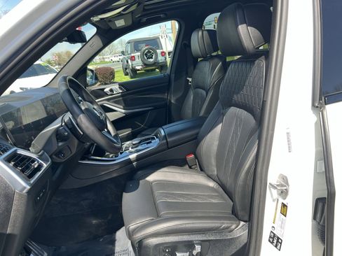 Used 2025 BMW X5 M60i w/ Climate Comfort Package image 21