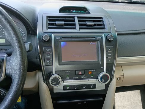 Used 2014 Toyota Camry FWD image 20