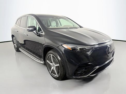 Used 2023 Mercedes-Benz EQS 580 4MATIC SUV image 3