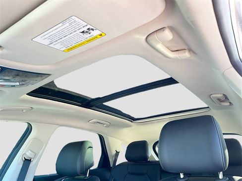 Used 2024 Genesis GV70 2.5T w/ Advanced Package image 19