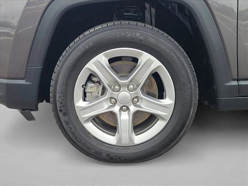 Used 2024 Jeep Compass Latitude AWD/4WD image 24